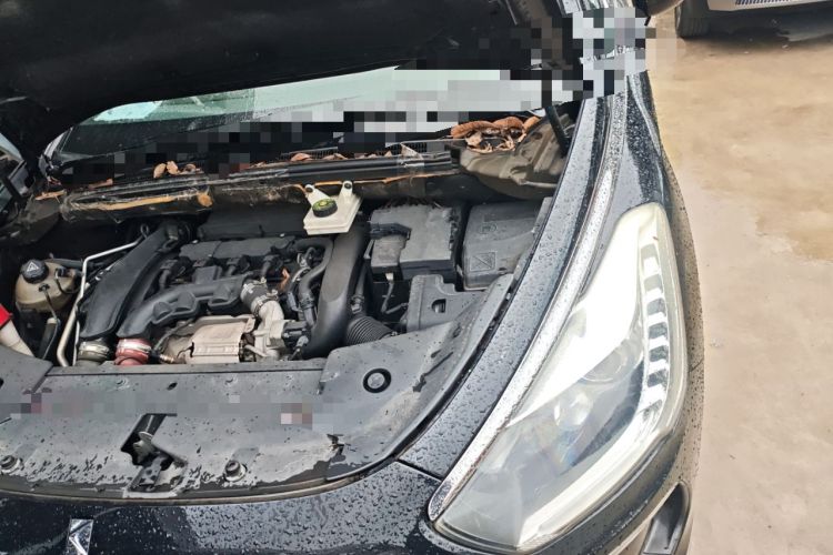 Used DS 5 2012 1.6T Elegant Edition Engine Bay Left