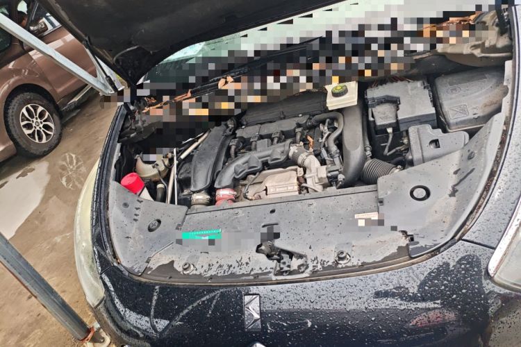 Used DS 5 2012 1.6T Elegant Edition Engine Bay Right