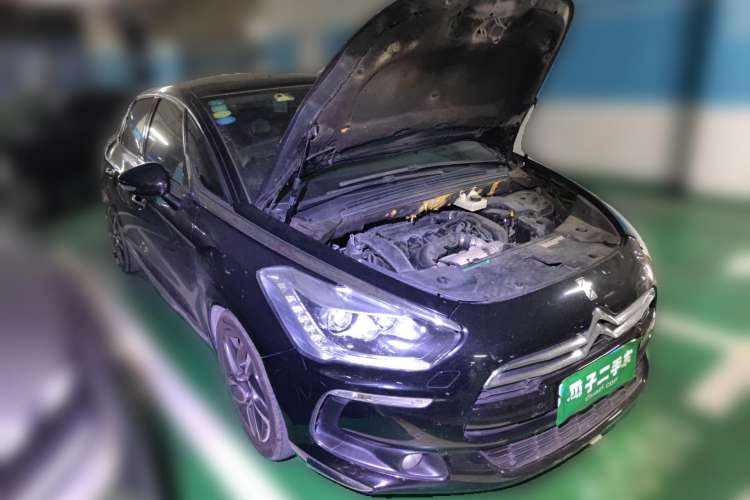Used DS 5 2012 1.6T Prestige Edition Front Right 45 Deg