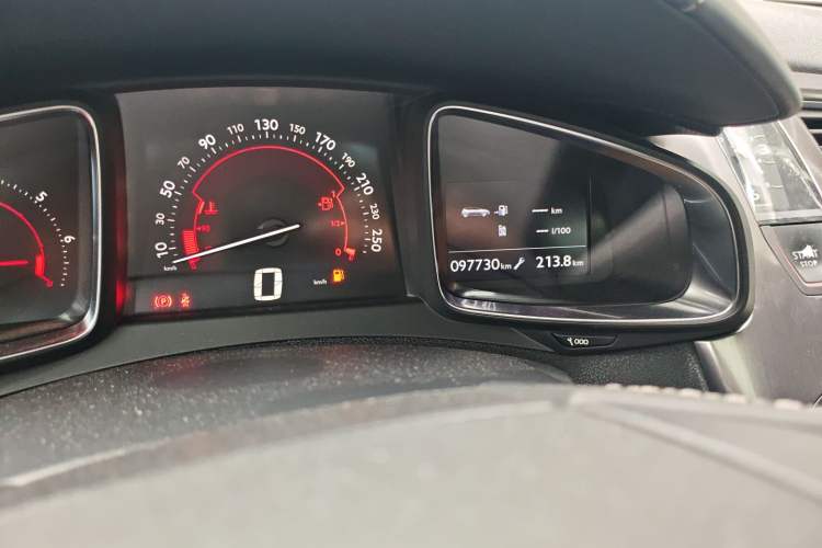 Used DS 5 2012 1.6T Elegant Edition Odometer Close Up
