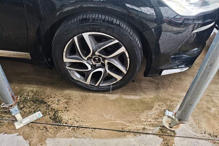Used DS 5 2012 1.6T Elegant Edition Right Front Wheel Hub