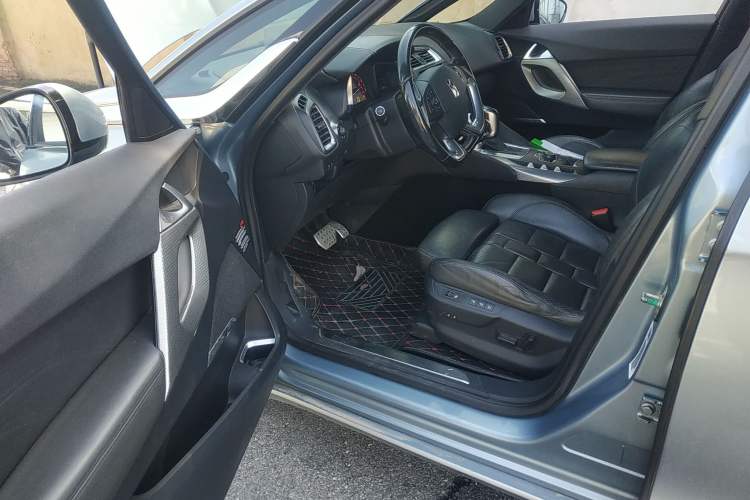 Used DS 5 2012 1.6T Luxury Edition Driver Seat