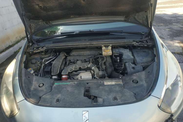 Used DS 5 2012 1.6T Luxury Edition Engine Bay