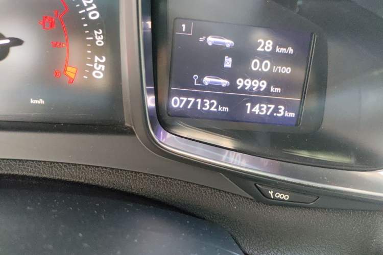 Used DS 5 2012 1.6T Prestige Edition Odometer Close Up