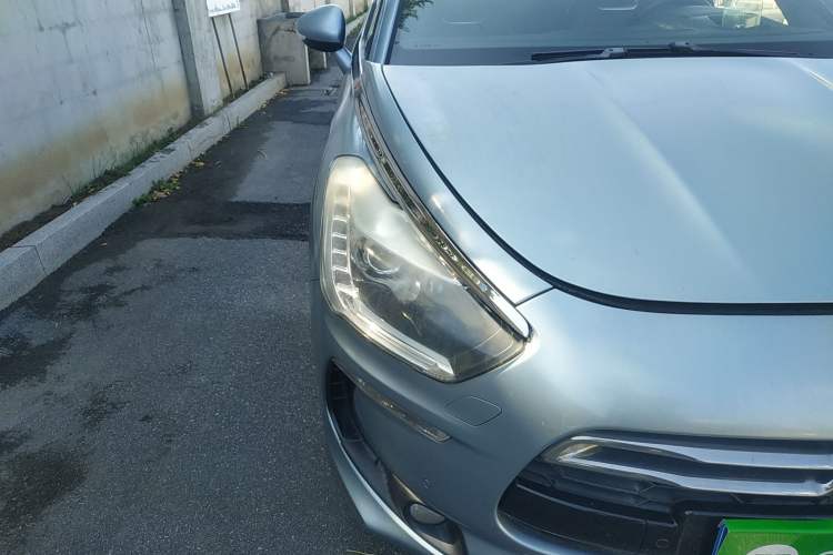 Used DS 5 2012 1.6T Luxury Edition Right Front Headlight