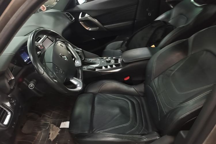 Used DS 5 2012 1.6T Luxury Edition Left Front Seat