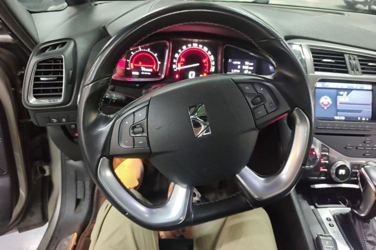 Used DS 5 2012 1.6T Luxury Edition Steering Wheel