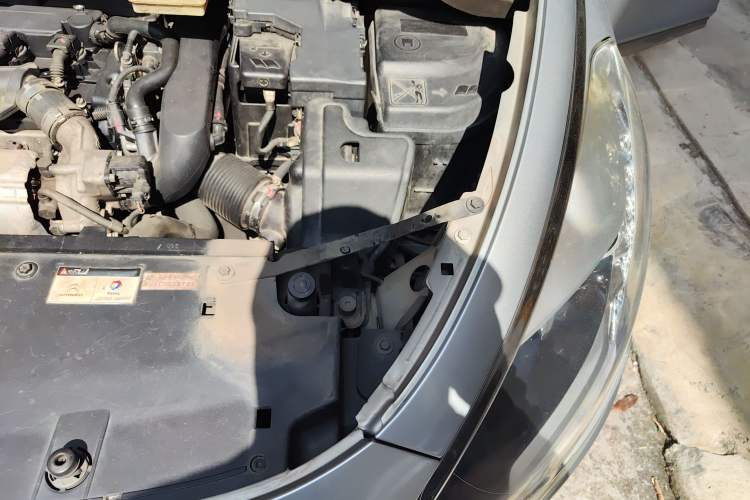 Used DS 5 2012 1.6T Luxury Edition Engine Bay Left