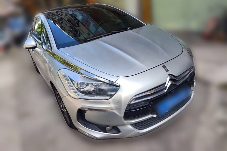 Used DS 5 2012 1.6T Luxury Edition Front Right 45 Deg