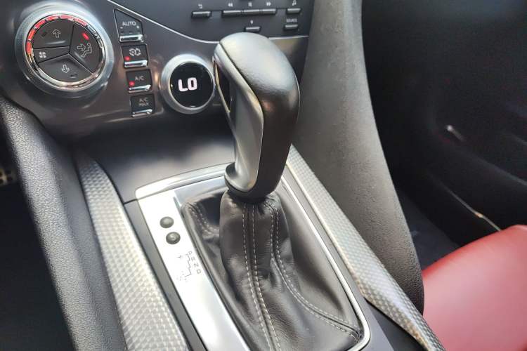 Used DS 5 2012 1.6T Luxury Edition Gear Lever