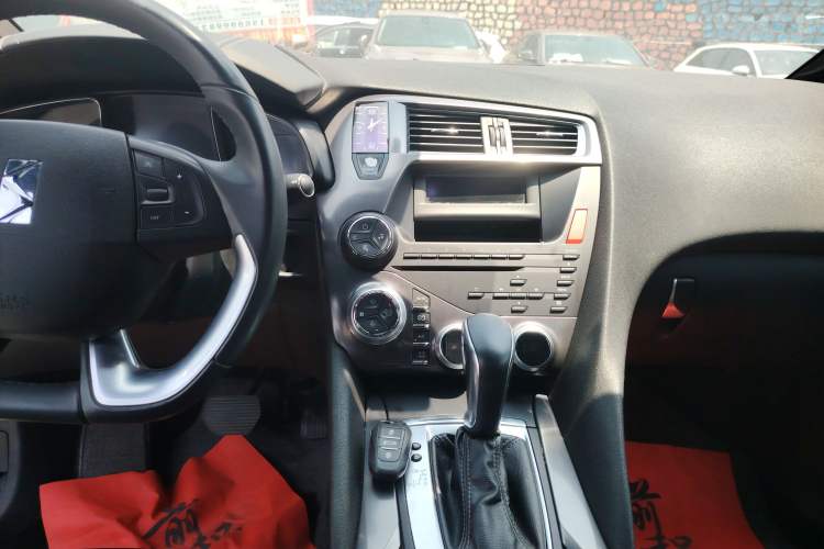 Used DS 5 2012 1.6T Elegant Edition Audio And AC Panel