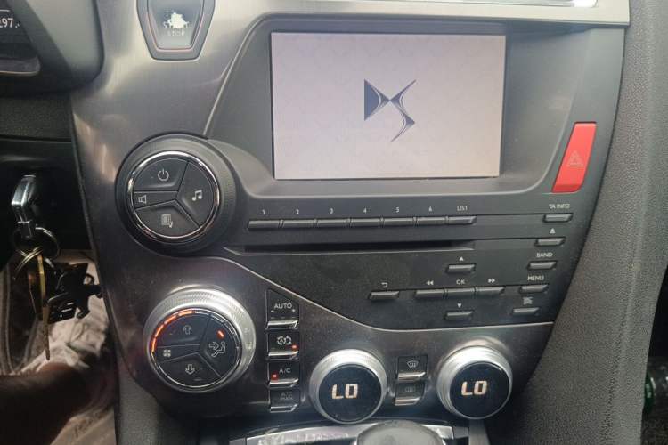 Used DS 5 2012 1.6T Elegant Edition Audio And AC Panel