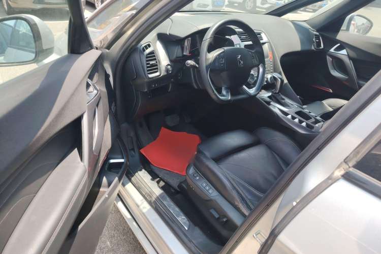Used DS 5 2012 1.6T Elegant Edition Driver Seat