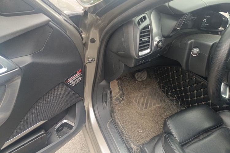 Used DS 5 2012 1.6T Elegant Edition Driver Seat