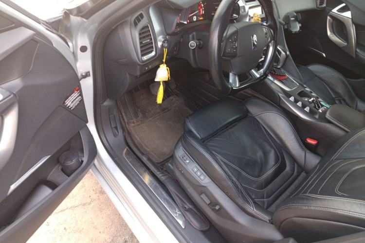 Used DS 5 2012 1.6T Elegant Edition Driver Seat