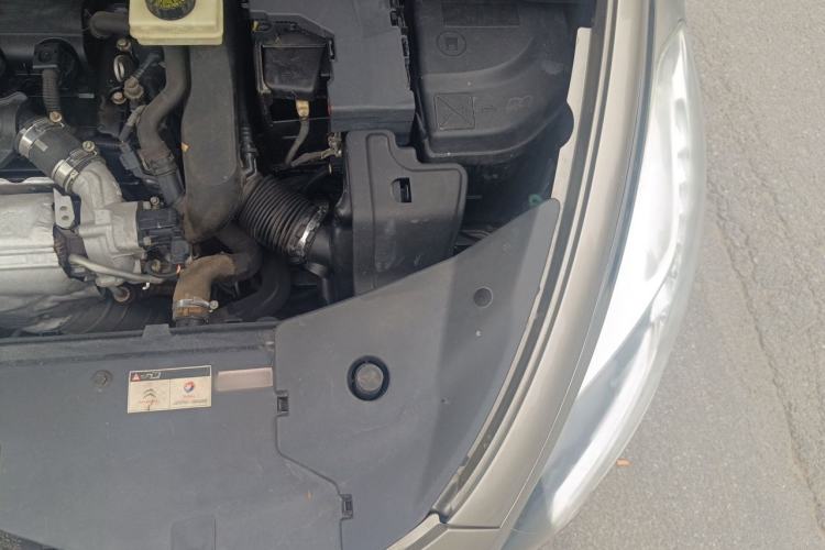 Used DS 5 2012 1.6T Elegant Edition Engine Bay Left