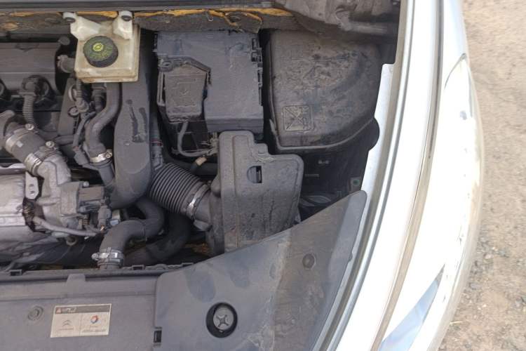 Used DS 5 2012 1.6T Elegant Edition Engine Bay Left