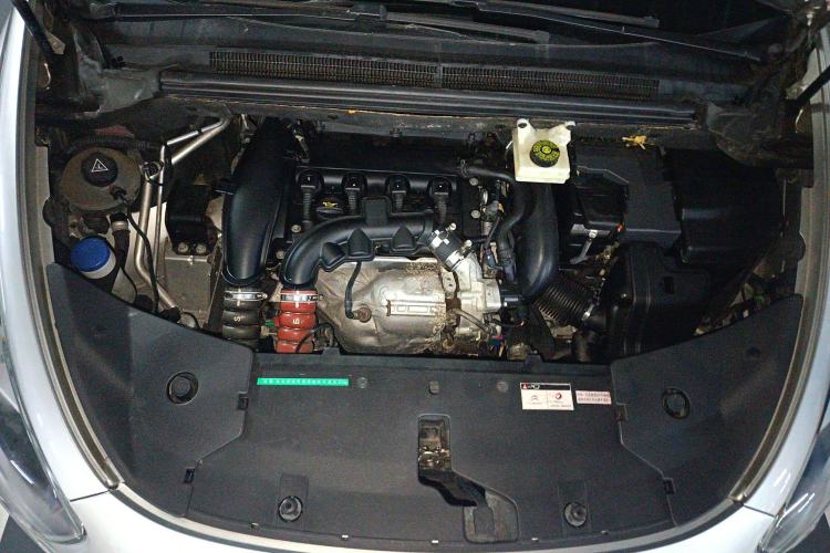 Used DS 5 2012 1.6T Prestige Edition Engine Bay