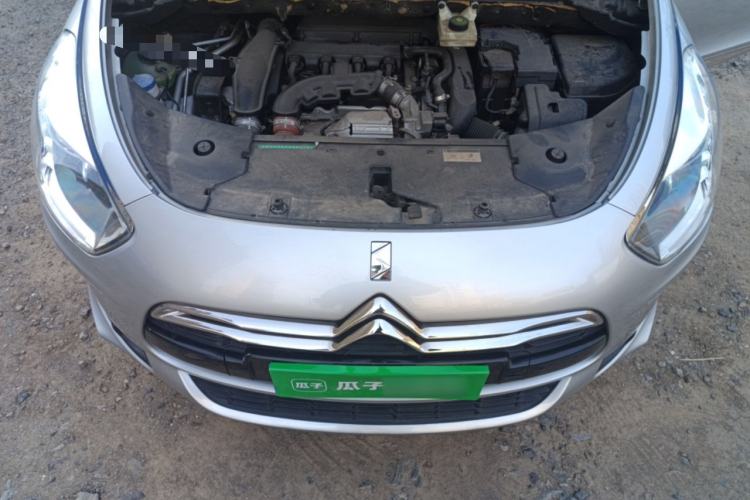 Used DS 5 2012 1.6T Elegant Edition Engine Bay