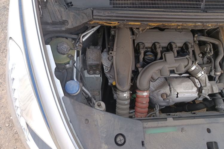 Used DS 5 2012 1.6T Elegant Edition Engine Bay Right