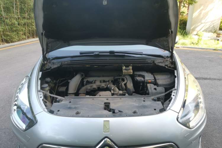 Used DS 5 2012 1.6T Prestige Edition Engine Bay