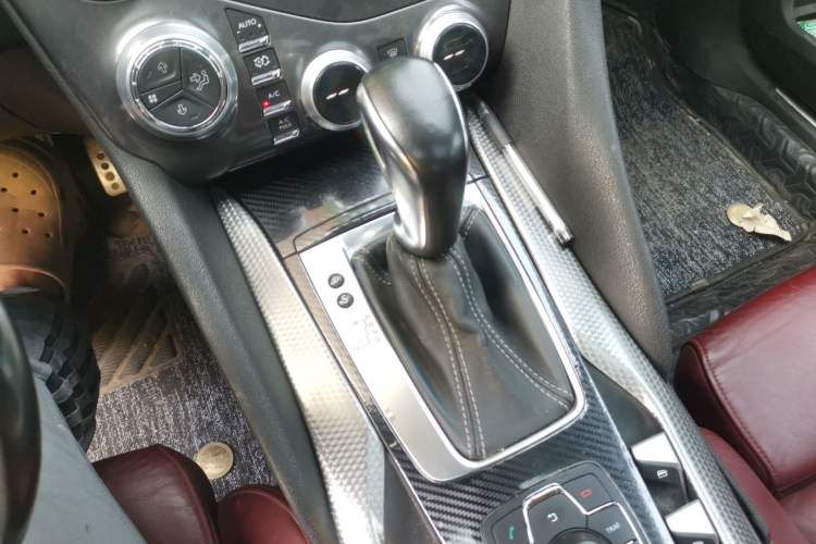 Used DS 5 2012 1.6T Prestige Edition Gear Lever