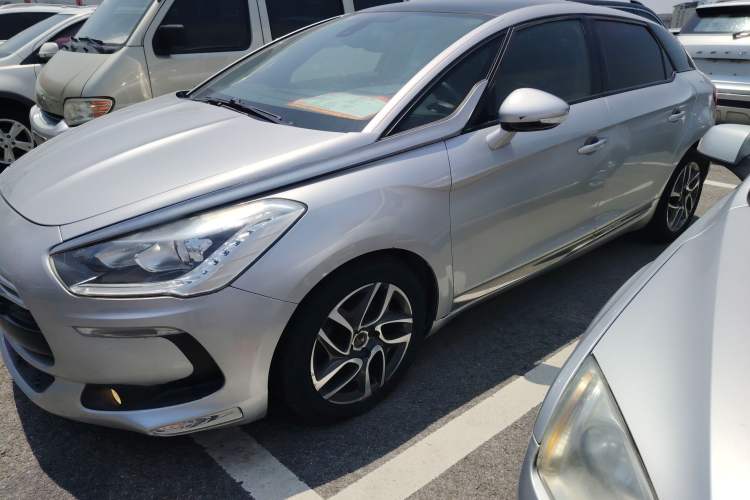 Used DS 5 2012 1.6T Elegant Edition Left Side