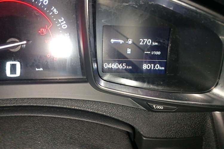 Used DS 5 2012 1.6T Prestige Edition Odometer Close Up