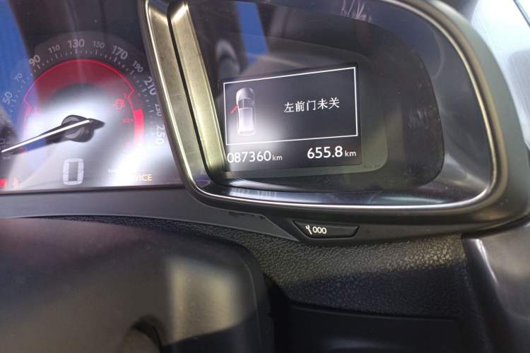Used DS 5 2012 1.6T Elegant Edition Odometer Close Up