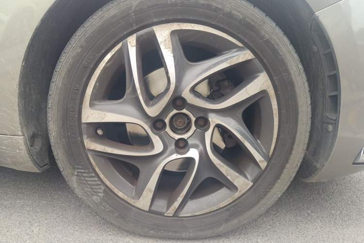 Used DS 5 2012 1.6T Elegant Edition Right Front Wheel Hub