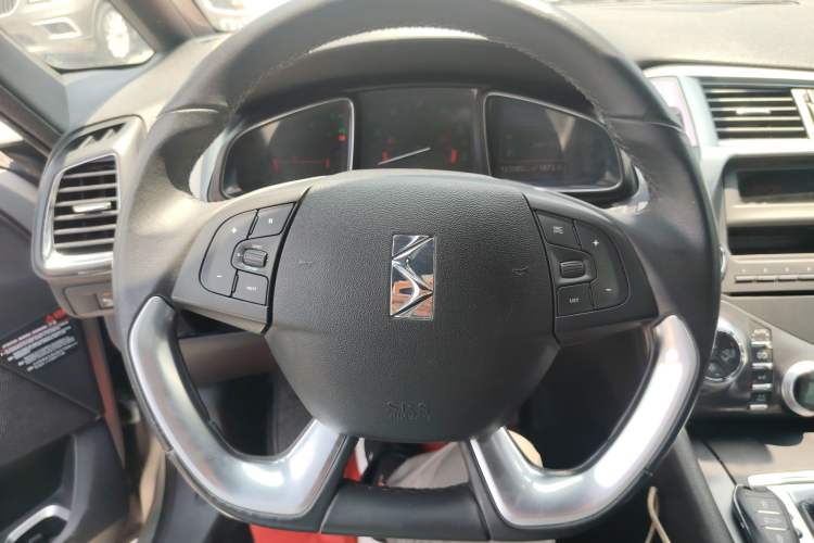 Used DS 5 2012 1.6T Elegant Edition Steering Wheel