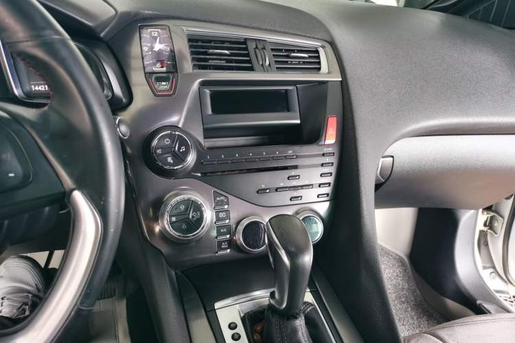 Used DS 5 2012 1.6T Elegant Edition Audio And AC Panel