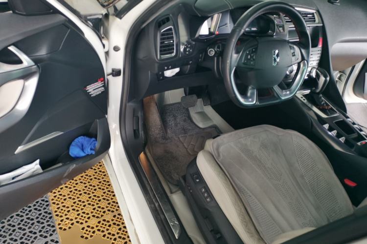 Used DS 5 2012 1.6T Elegant Edition Driver Seat