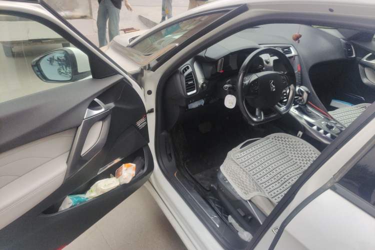 Used DS 5 2012 1.6T Elegant Edition Driver Seat