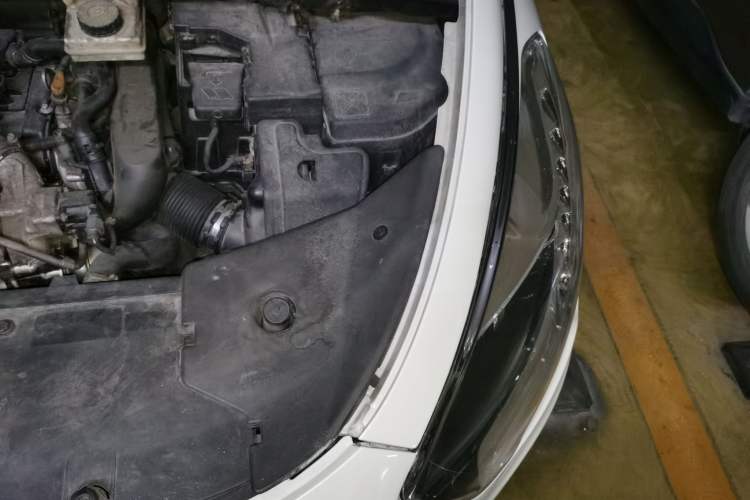 Used DS 5 2012 1.6T Prestige Edition Engine Bay Left