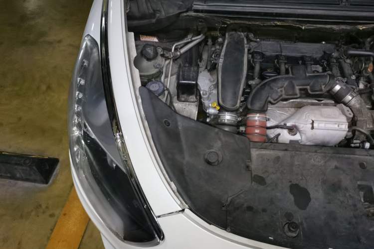 Used DS 5 2012 1.6T Prestige Edition Engine Bay Right