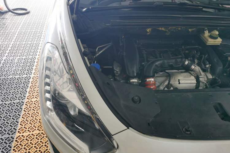 Used DS 5 2012 1.6T Elegant Edition Engine Bay Right