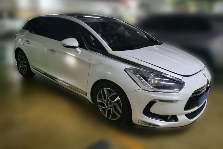 Used DS 5 2012 1.6T Prestige Edition Front Right 45 Deg