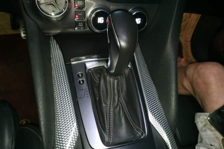 Used DS 5 2012 1.6T Prestige Edition Gear Lever
