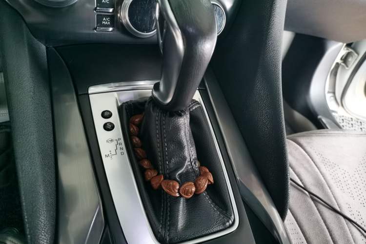 Used DS 5 2012 1.6T Elegant Edition Gear Lever