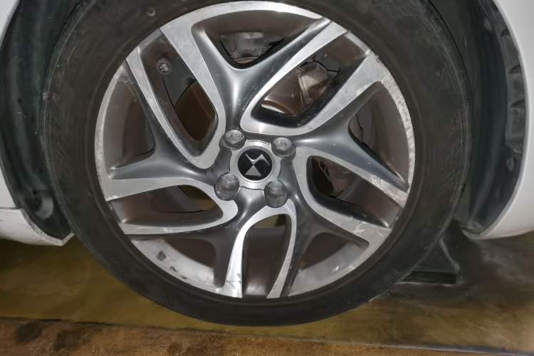 Used DS 5 2012 1.6T Prestige Edition Right Front Wheel Hub