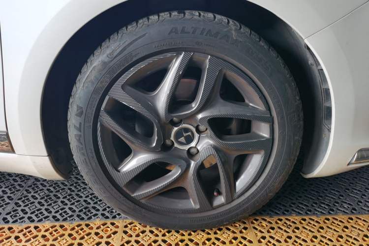Used DS 5 2012 1.6T Elegant Edition Right Front Wheel Hub