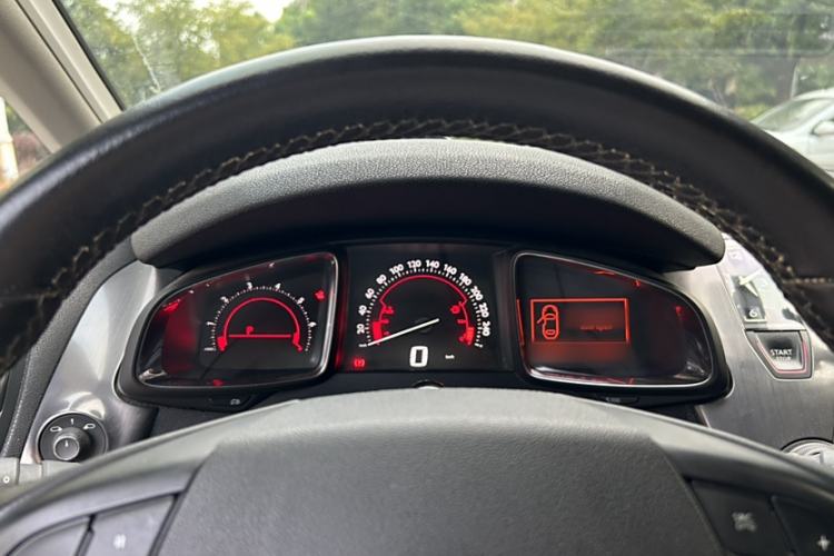 Used DS 5 2013 1.6T Elegant Edition THP160 Interior 10