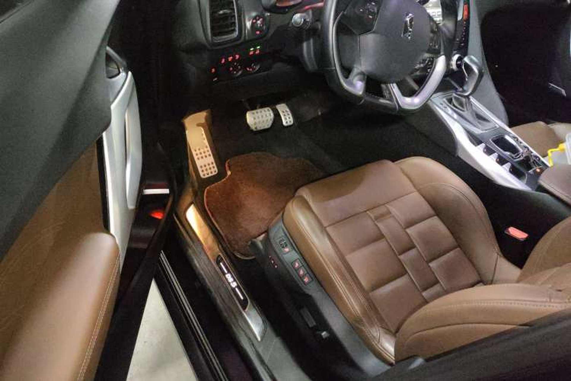 Used DS 5 2013 1.6T Prestige Edition THP200 Driver Seat