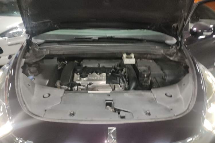 Used DS 5 2013 1.6T Prestige Edition THP200 Engine Bay