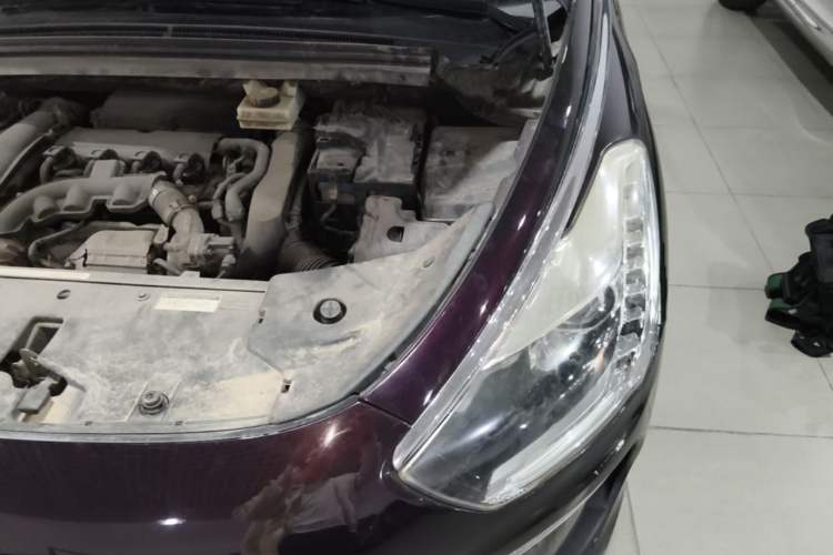 Used DS 5 2013 1.6T Luxury Edition THP160 Engine Bay Left