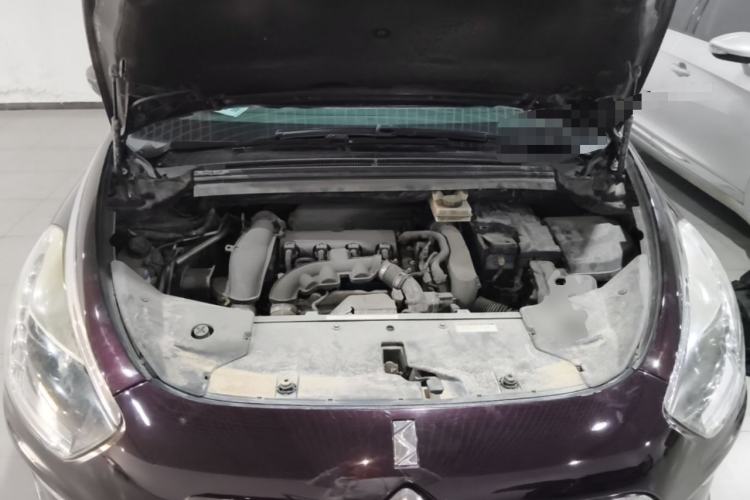 Used DS 5 2013 1.6T Luxury Edition THP160 Engine Bay