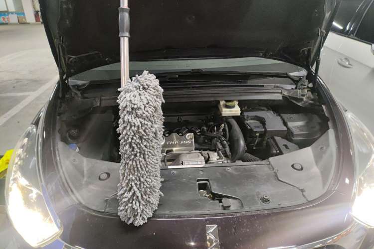 Used DS 5 2013 1.6T Prestige Edition THP200 Engine Bay
