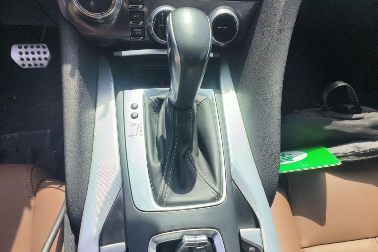 Used DS 5 2013 1.6T Luxury Edition THP200 Gear Lever