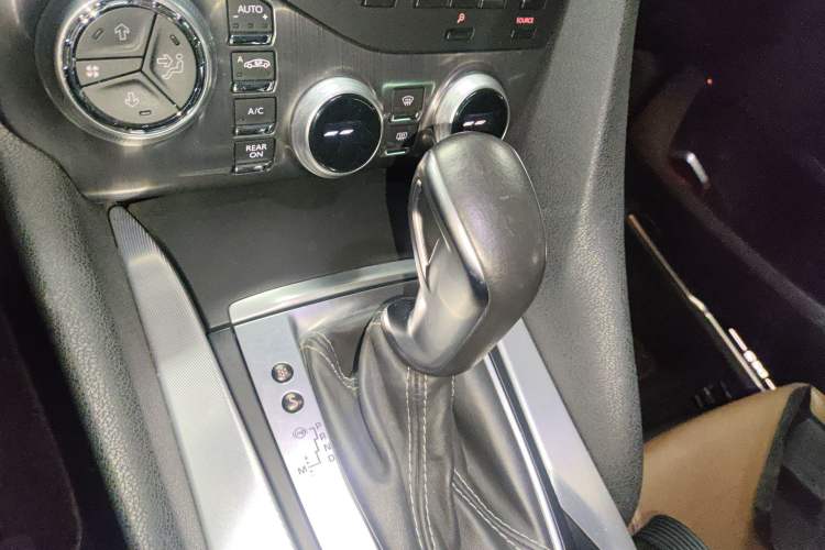 Used DS 5 2013 1.6T Prestige Edition THP200 Gear Lever